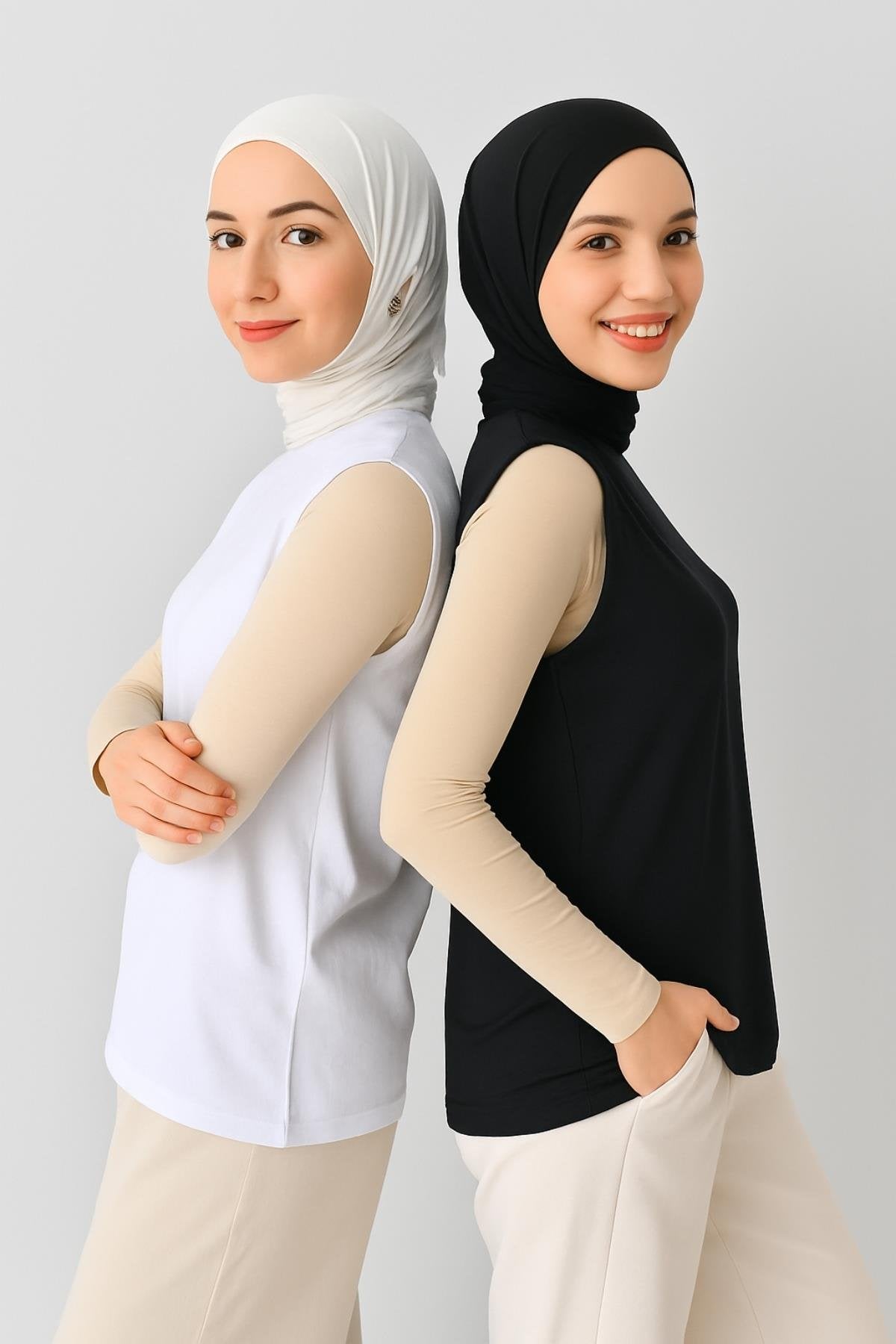2'li Paket Bisiklet Yaka Kolsuz Bluz Seti - Siyah ve Beyaz
