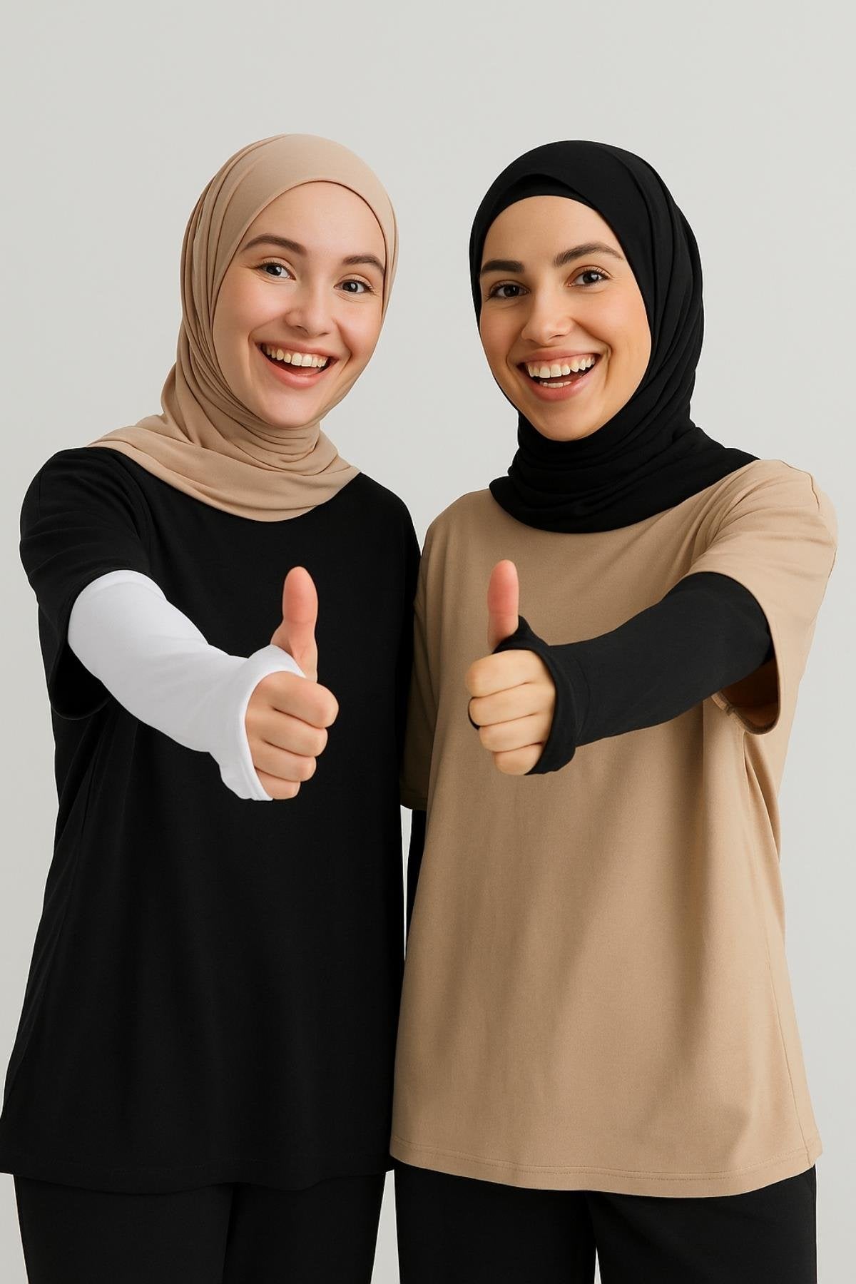 2'li Paket Parmak Detaylı Lastikli Kolluk Seti - Beyaz ve Siyah