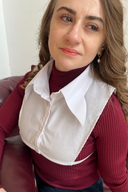 Kelebek Model Gömlek Yakası - Beyaz