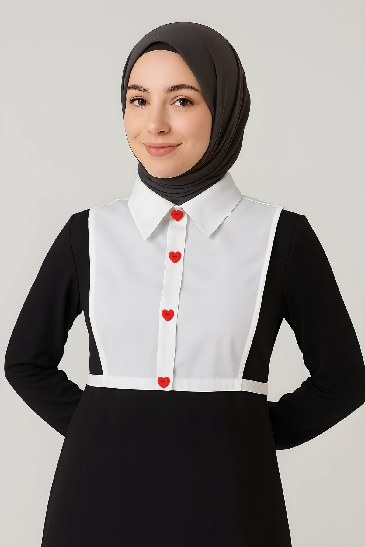 طوق القميص - أبيض