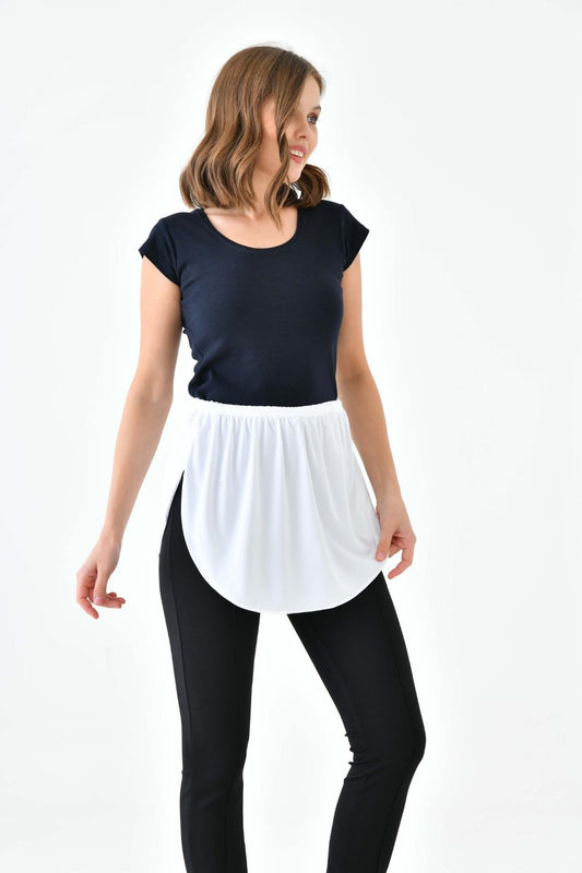 تنورة داخلية بفتحة - سوداء