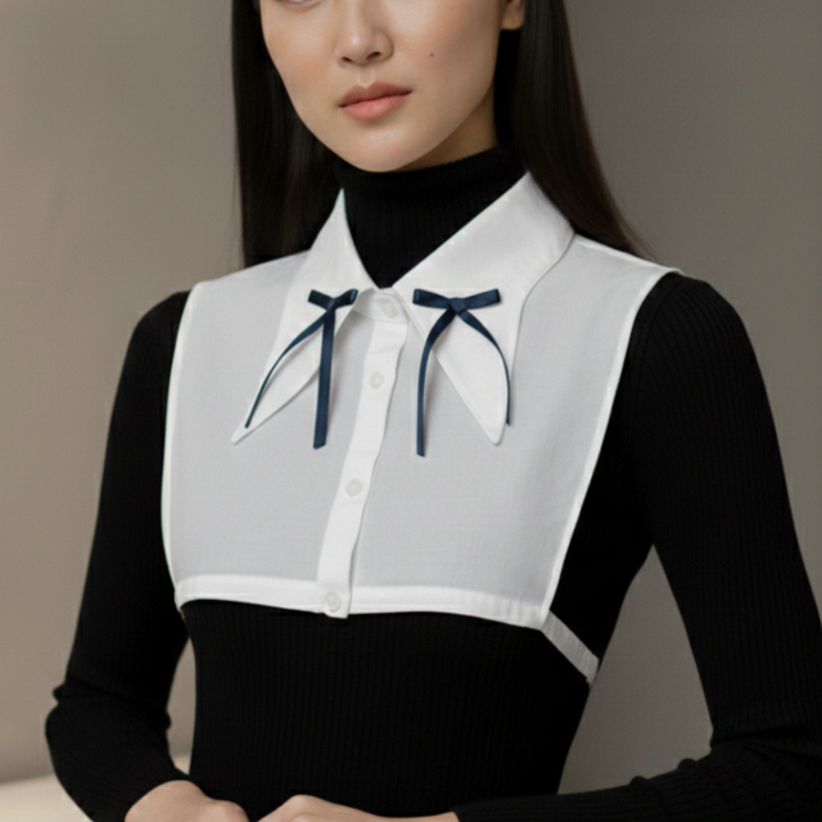 Kazak içi gömlek yakası detayıyla zarif sahte yaka gömlek görünümü