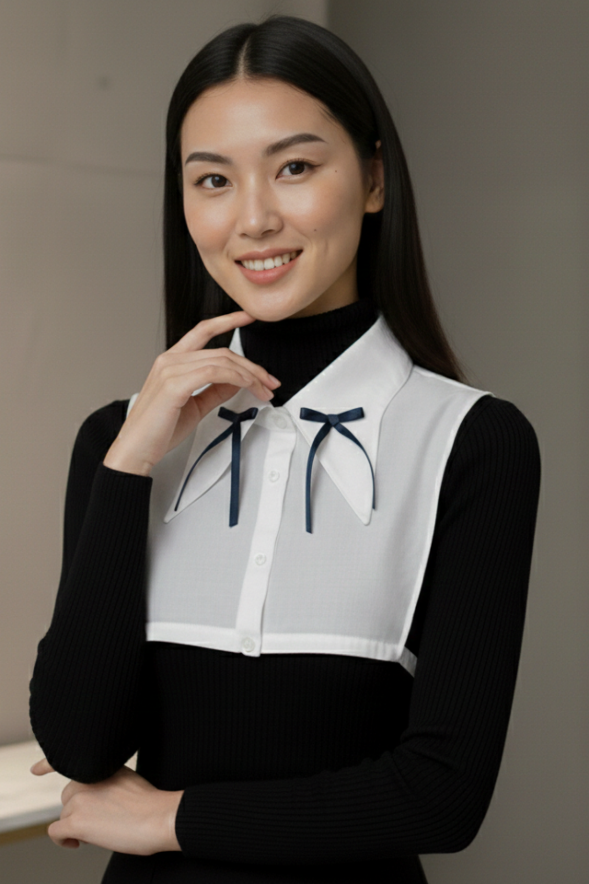 Takma gömlek yakası, kazak altına gömlek görünümü sağlayan şık aksesuar