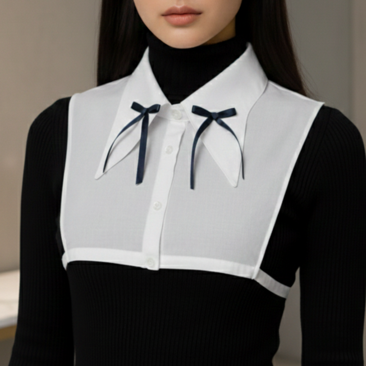 Seyyar gömlek yakası ile kombinlenen modern sahte yaka gömlek tasarımı