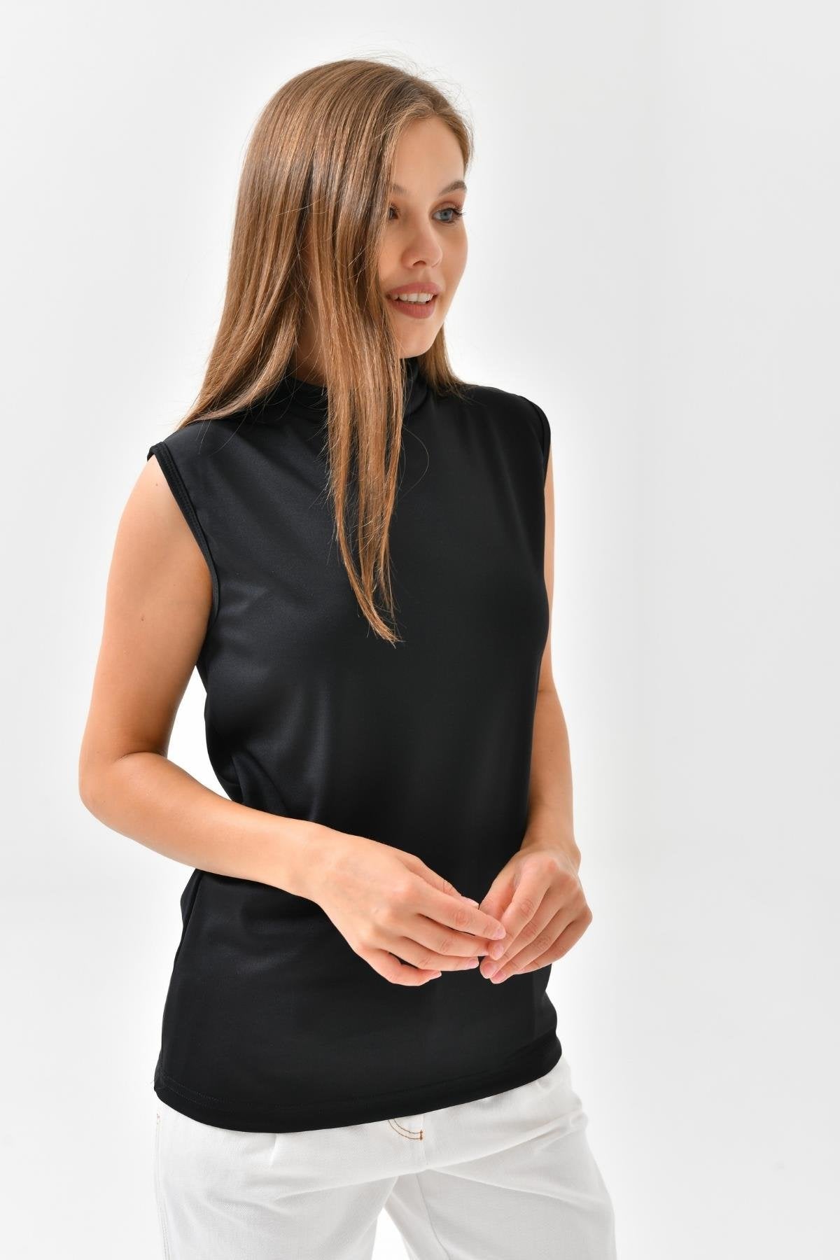 Bayan kolsuz içlik sade ve şık tesettür iç giyim ürünü