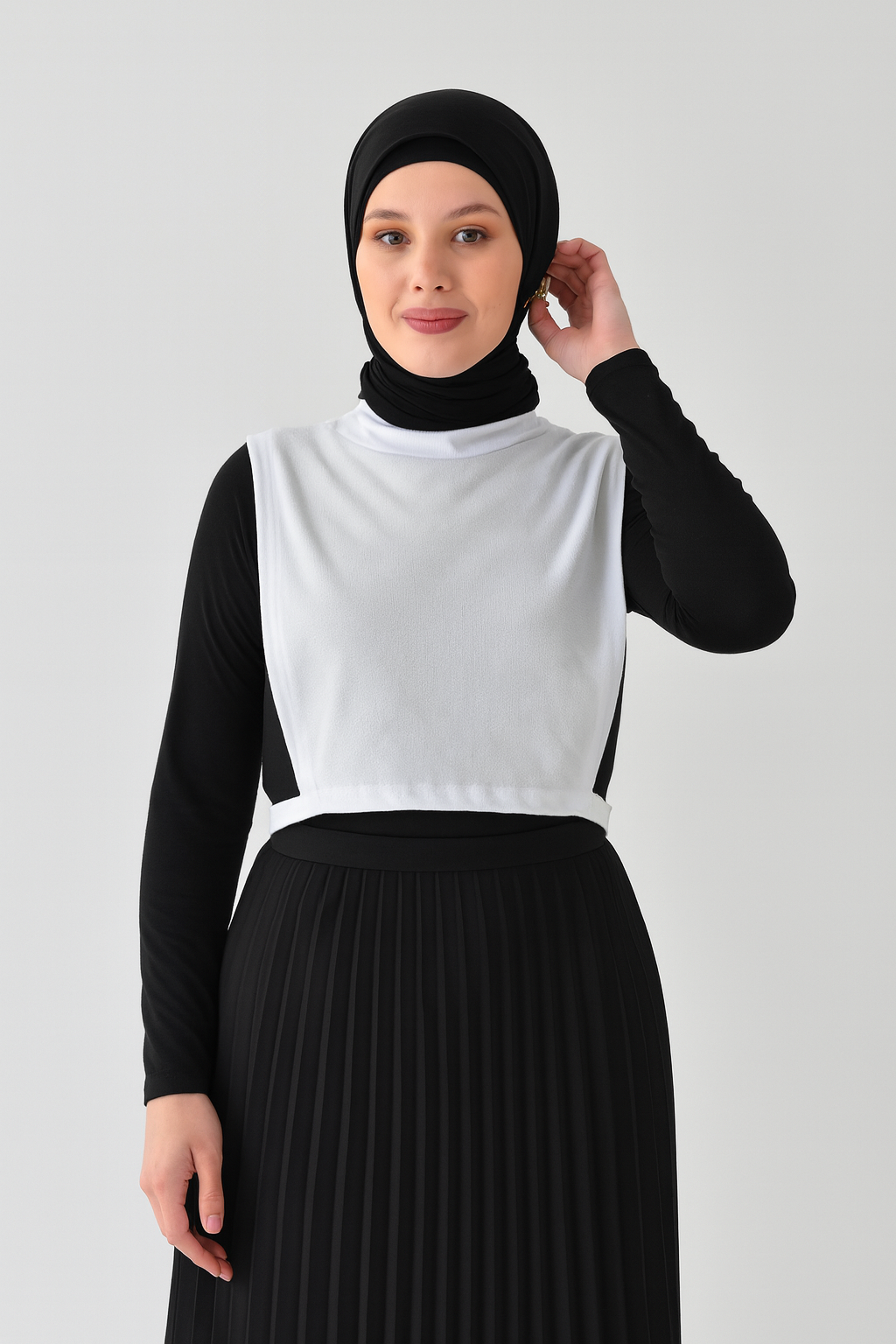 Turtleneck Sleeveless Neck Collar - White