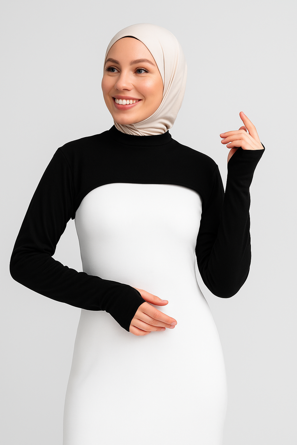 سوار ذراع بدون ياقة للرقبة - أسود