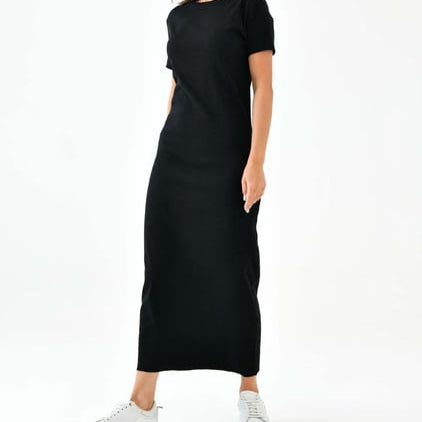 tesettür siyah elbise günlük kullanım için rahat ve şık tasarım