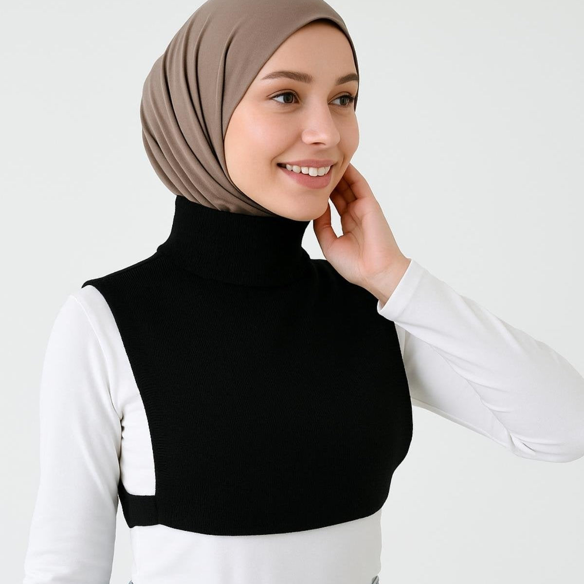 Tesettür boyunluk ve kolluk kombinli siyah boyunluk modeli kadın günlük kullanım