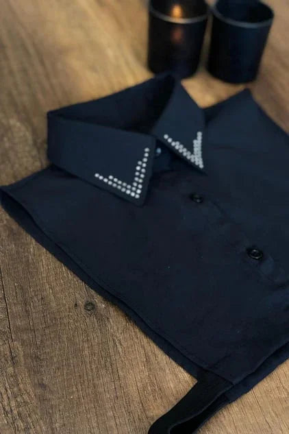 Şık detaylı gömlek yakası takma model, sahte yaka gömlek stili ile modern ve zarif kombin tamamlayıcı