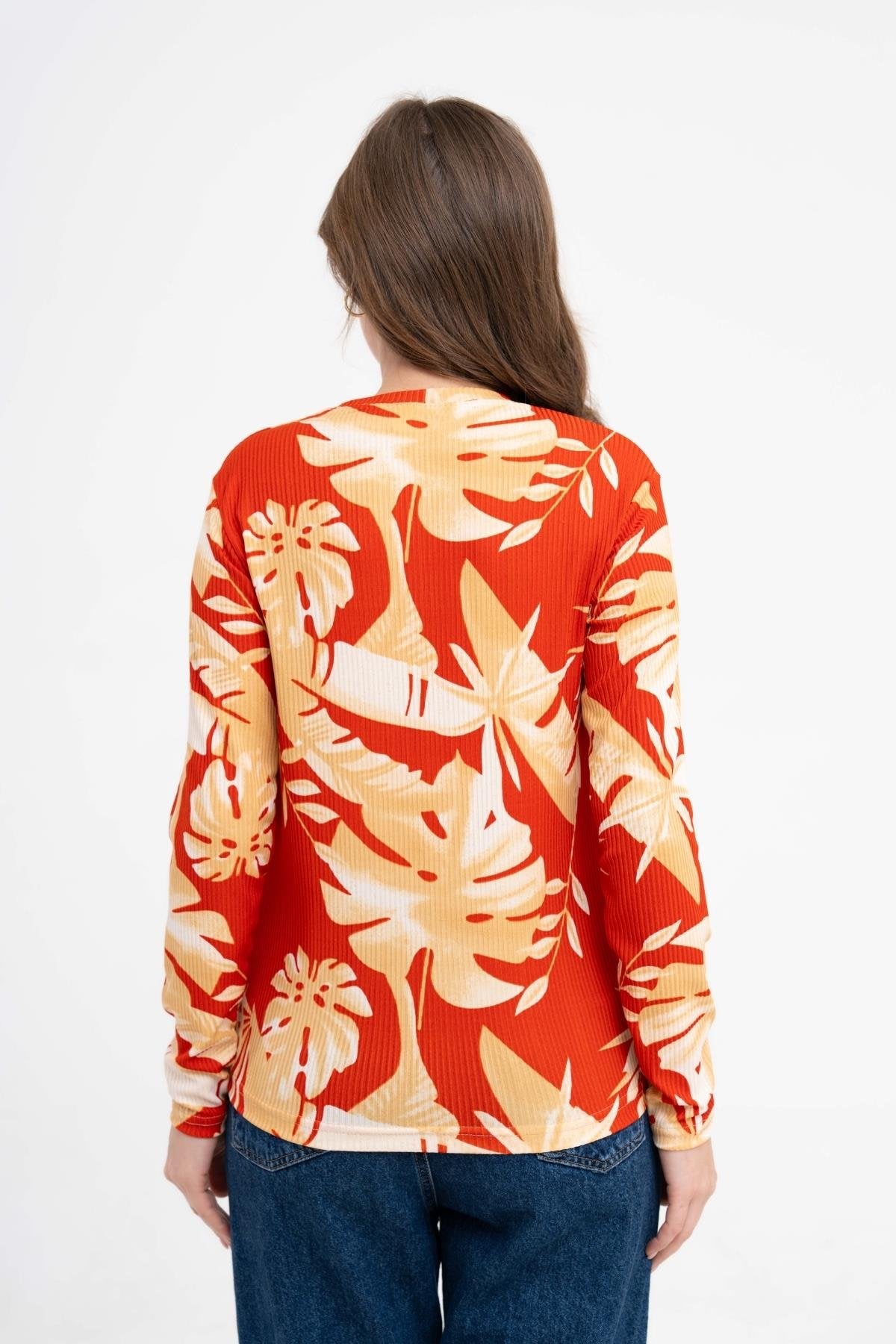 Uzun kollu bayan bluz modelleri kırmızı desenli tasarım