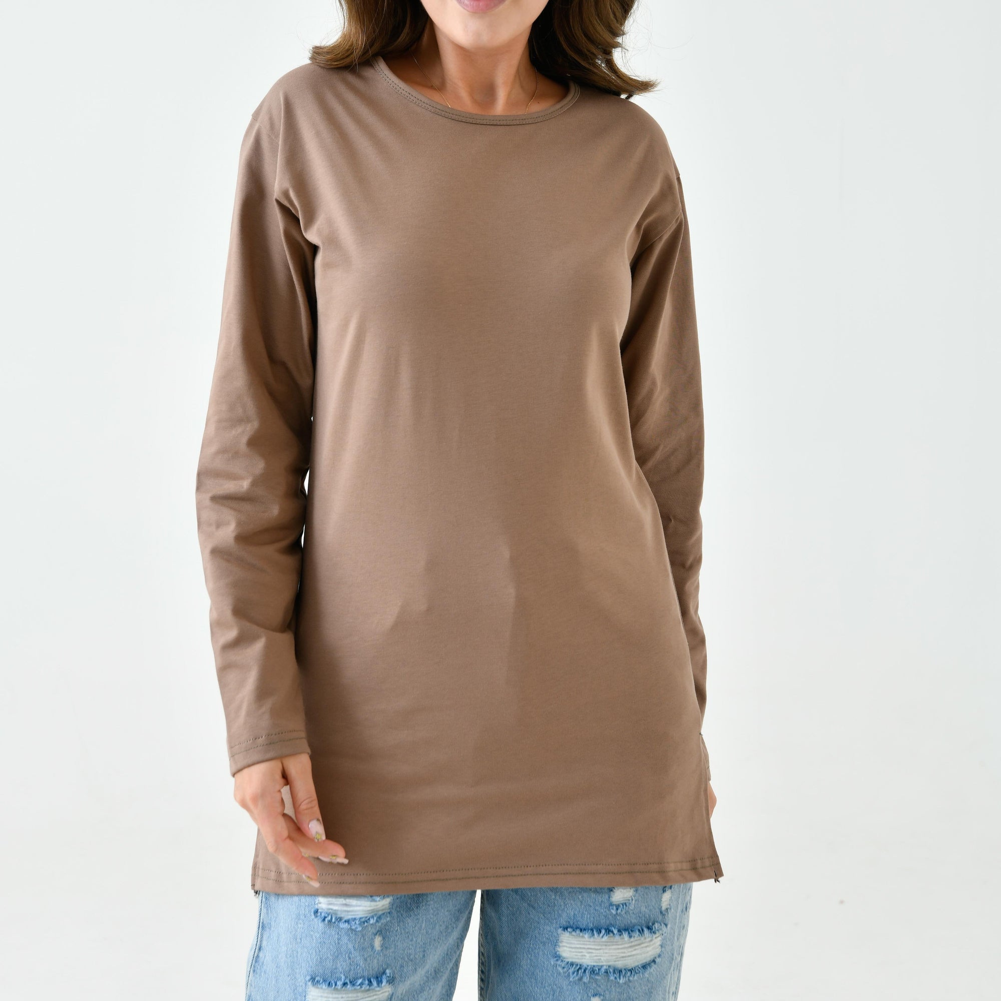 Modern ve minimal tasarıma sahip uzun tesettür tunik modelleri